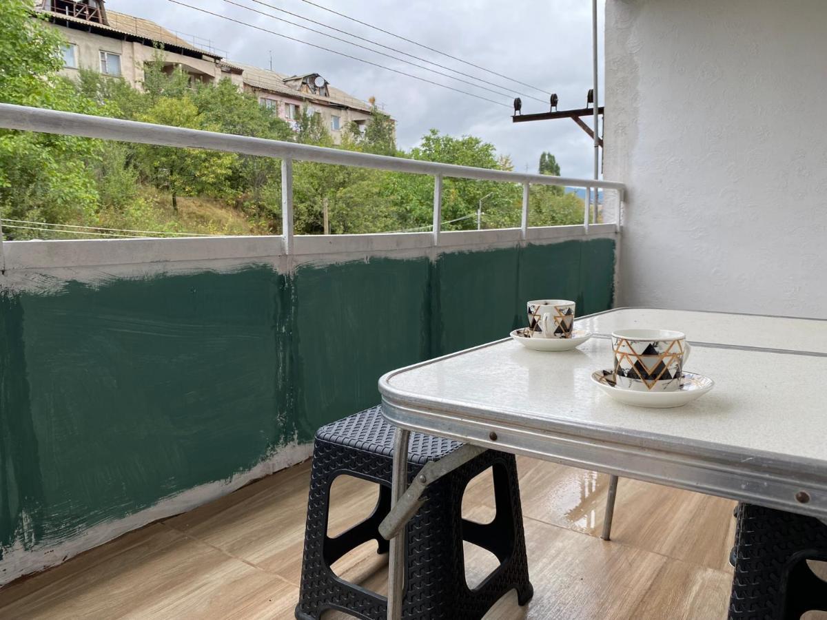 Lovely 2-Bedroom Apartment Near Ayb School Dilidzjan Buitenkant foto