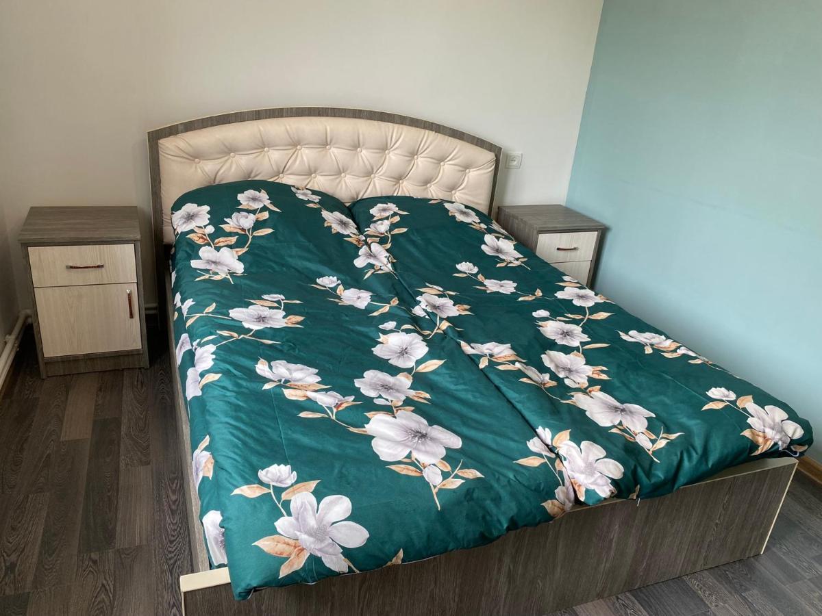 Lovely 2-Bedroom Apartment Near Ayb School Dilidzjan Buitenkant foto